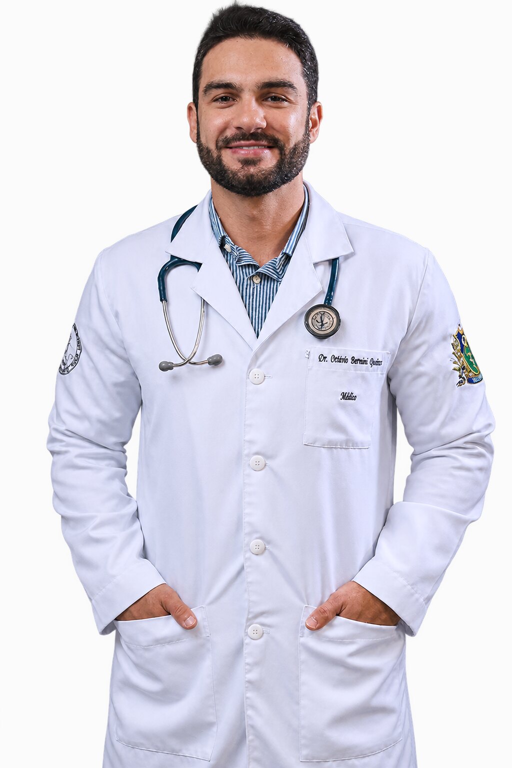 Dr. Otávio Bernini Queiroz, de jaleco branco e estetoscópio.
